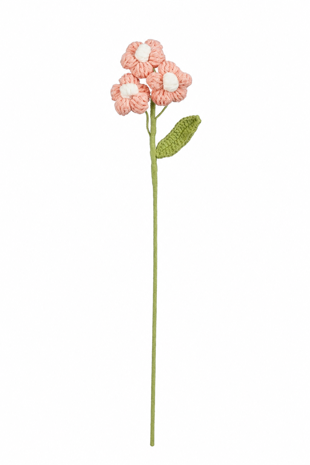 Ljusrosa virkad blomma med små runda kronblad och gul mitt för sommarbuketter